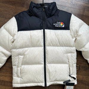 New Womens North Face 1996 Retro Nuptse Pride Down Jacket Gardenia White SMALL